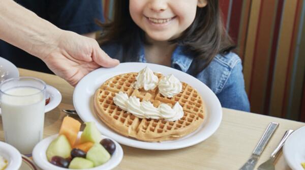 Wake Up to a FREE Pancake Platter Breakfast at Huddle House!