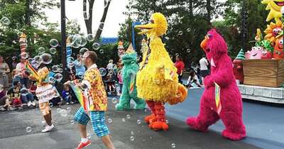 HEY Teachers! Free 2024 Sesame Place Teacher Pass