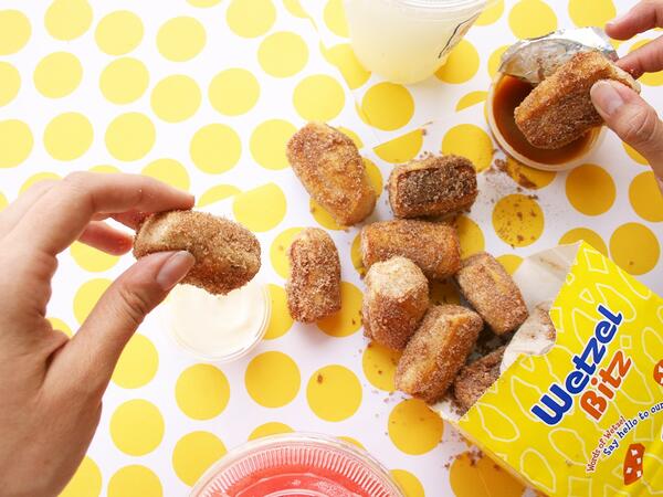 Free Pretzels at Wetzel’s Pretzel on April 26 