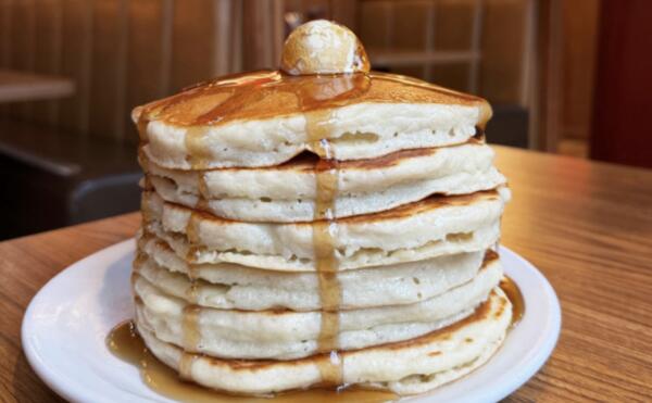 Denny’s Valentine’s Special: FREE Pancakes & Wedding Bliss!