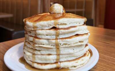 Denny’s Valentine’s Special: FREE Pancakes & Wedding Bliss!