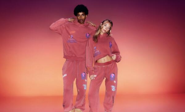 Act Fast: Free Taco Bell x Hollister Hoodie for 500 Rewards Members